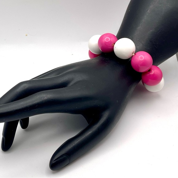 Vintage Jewelry - Fun Bright Pink and White Bubblegum Bead Stretch Bracelet OSFM
